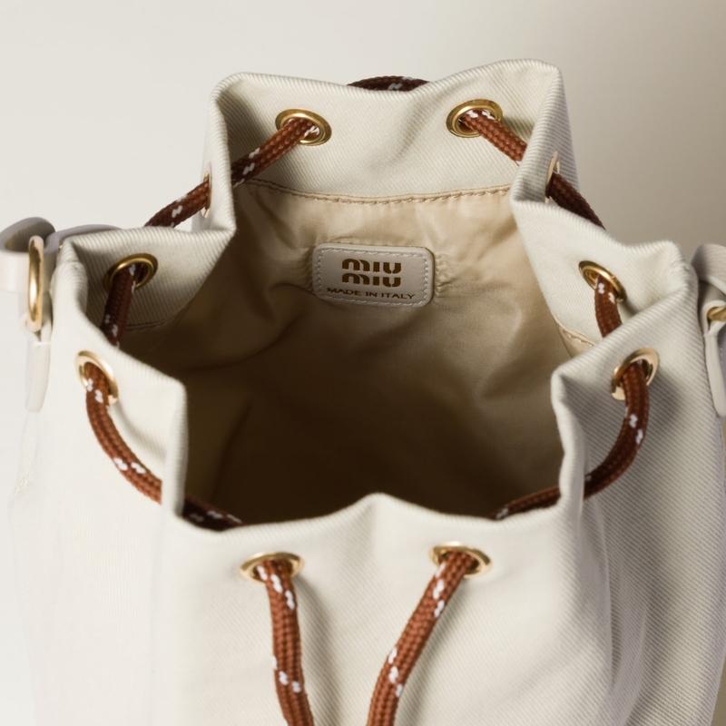 miu miu（ミュウミュウ） ギャバジン ポーチ5NR038_2IA7_F0C42