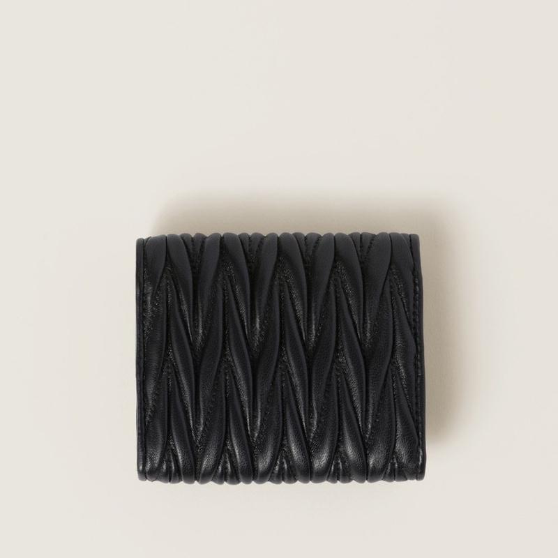 ミュウミュウ MIU MIU マテラッセレザー 財布 5MH033_AFPP_F0002【ブラック 】【送料無料】【正規品】の画像