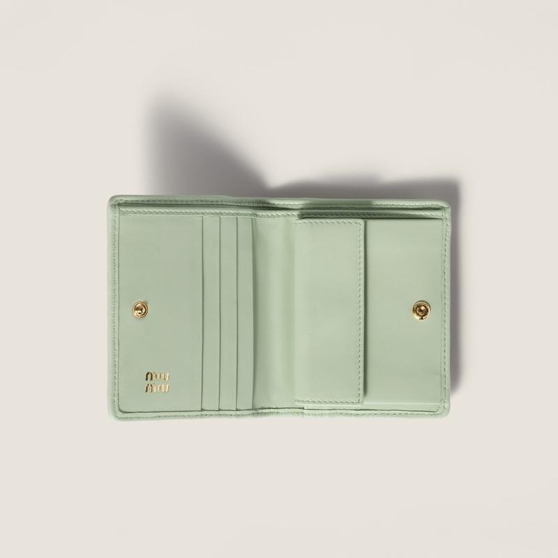 ミュウミュウ MIU MIU マテラッセレザー 折り財布 5MV204_AFPP_F0934【パステルグリーン 】【送料無料】【正規品】の画像