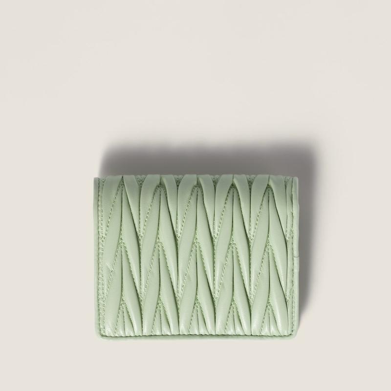 ミュウミュウ MIU MIU マテラッセレザー 折り財布 5MV204_AFPP_F0934【パステルグリーン 】【送料無料】【正規品】の画像
