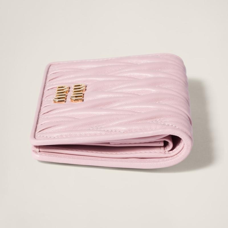 miu miu（ミュウミュウ） マテラッセレザー 折り財布