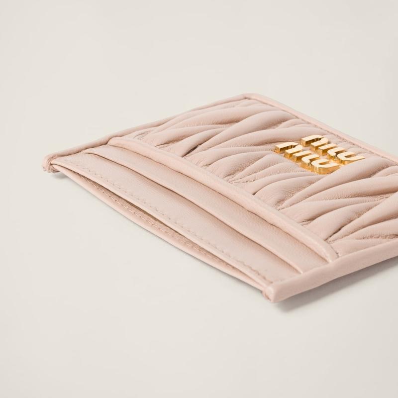 ミュウミュウ MIU MIU マテラッセレザー カードケース 5MC076_AFPP_F0236【ピンクベージュ 】【送料無料】【正規品】の画像