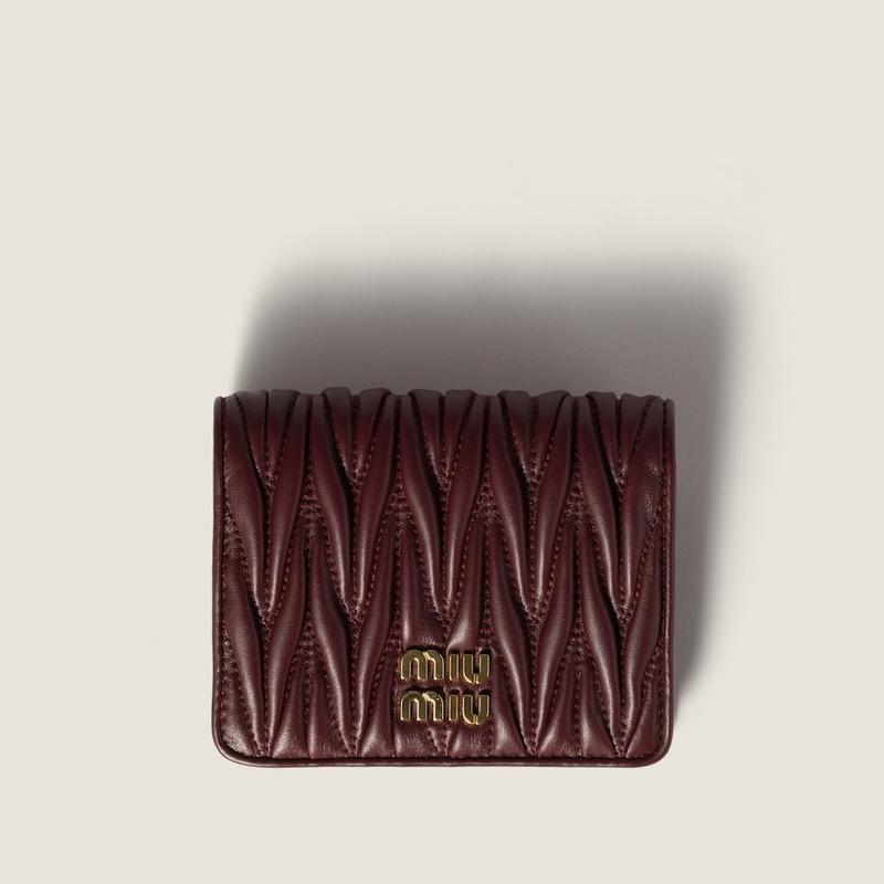 ミュウミュウ マテラッセレザー 折り財布 miu miu（ミュウミュウ） マテラッセレザー 折り財布