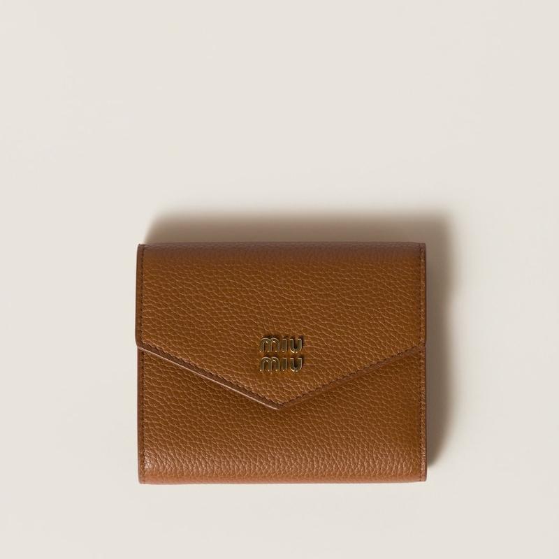 現行 美品✨ミュウミュウ 三つ折り財布 コード/コニャック　コンパクト　レザー miu miu（ミュウミュウ） レザー 財布 5MH040_ADT7_F0046【コニャック