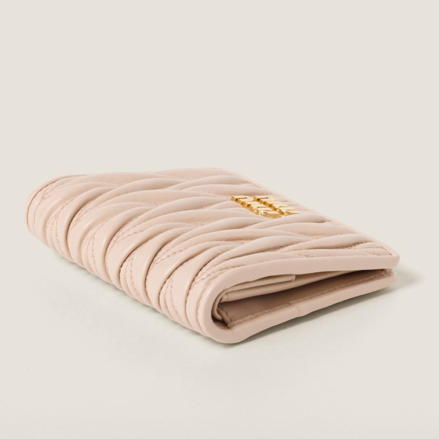 ミュウミュウ MIU MIU マテラッセレザー 折り財布 5MV204_AFPP_F0236【ピンクベージュ 】【送料無料】【正規品】の画像