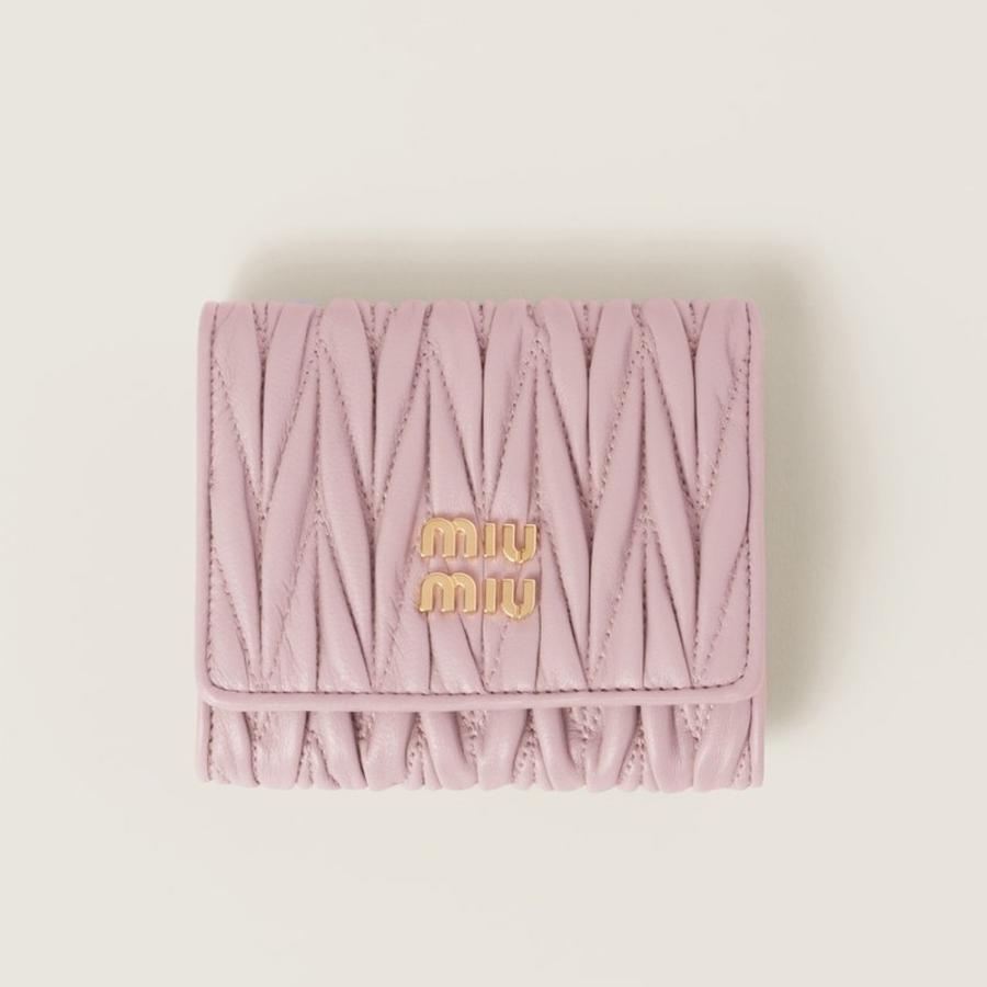 MIU MIU マテラッセレザー 財布　新品未使用 折れ財布　ピンク ミュウミュウマテラッセ L字ファスナー財布 ピンク ゴールド金具