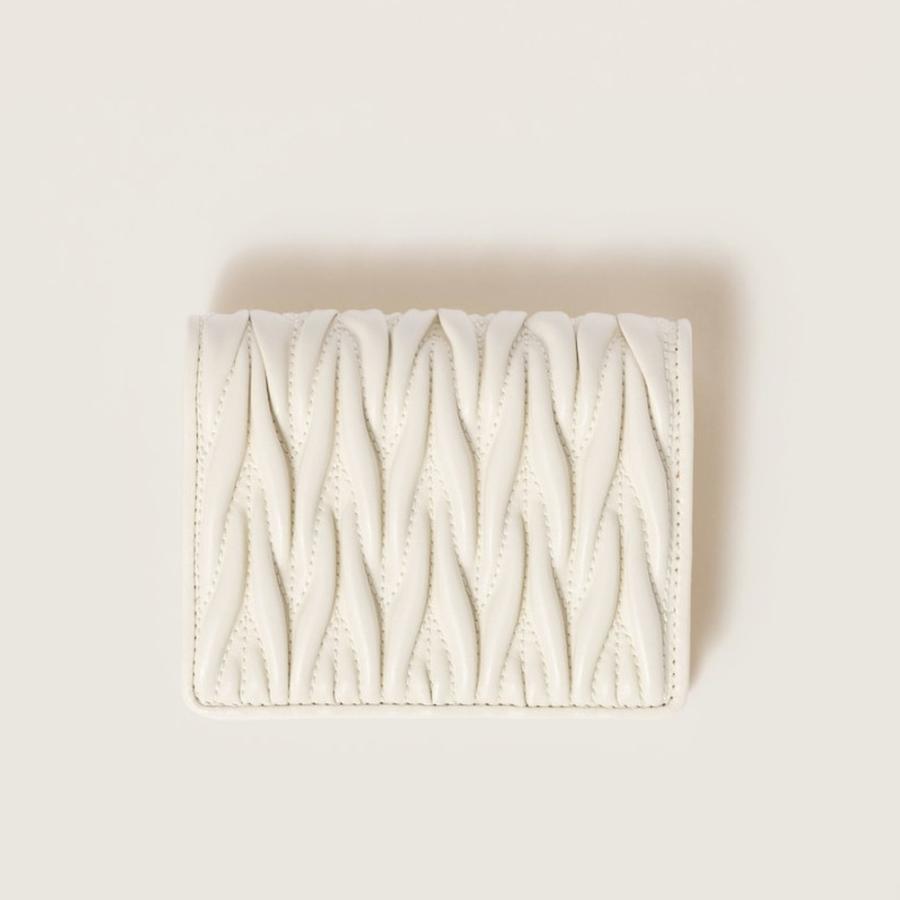 miu miu（ミュウミュウ） マテラッセレザー 折り財布