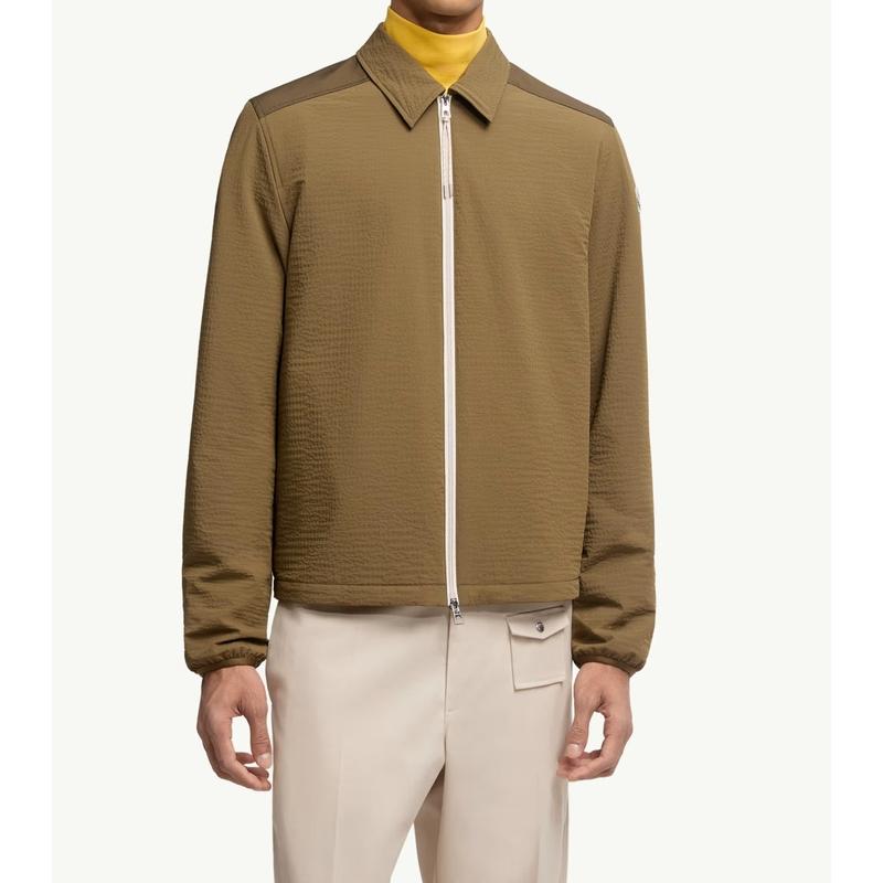 2025/26秋冬 MONCLER モンクレール メンズCAMICIA IN SEERSUCKER IMBOTTITO CON ZIPシャツ【verde oliva 】【送料無料】【正規品】の画像
