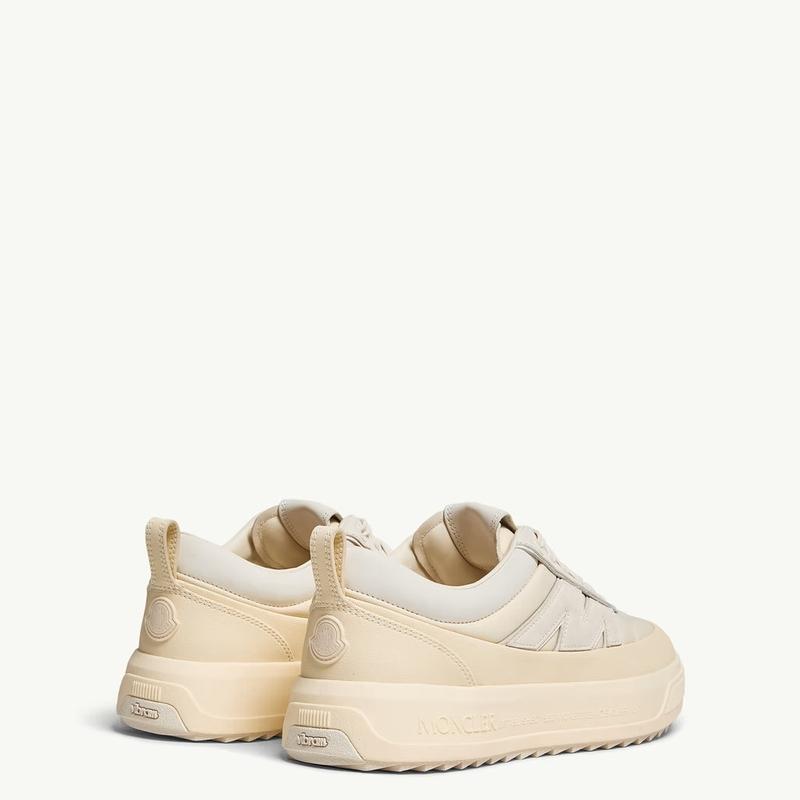 2025/26秋冬 MONCLER モンクレール メンズSNEAKER IN PELLE SCAMOSCIATA E NABUK MONCLER ALTIVEスニーカー【beige chiaro 】【送料無料】【正規品】の画像