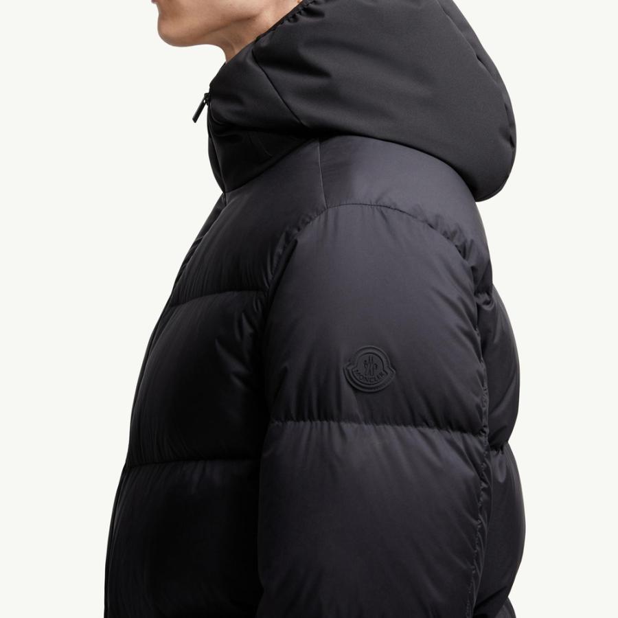 MONCLER（モンクレール） 2025/26秋冬 メンズFOREZ SHORT DOWN JACKET 