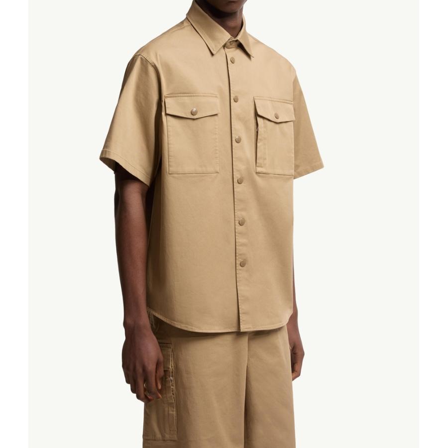 2025/26秋冬 MONCLER モンクレール メンズSHORT-SLEEVED COTTON GABARDINE SHIRTシャツ【Beige 】【送料無料】【正規品】の画像