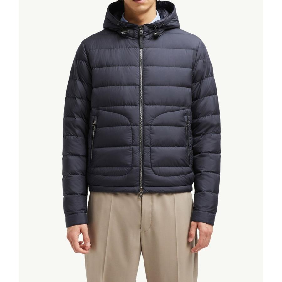 MONCLER（モンクレール） 2026春夏 メンズSESTRIERE HOODED SHORT DOWN