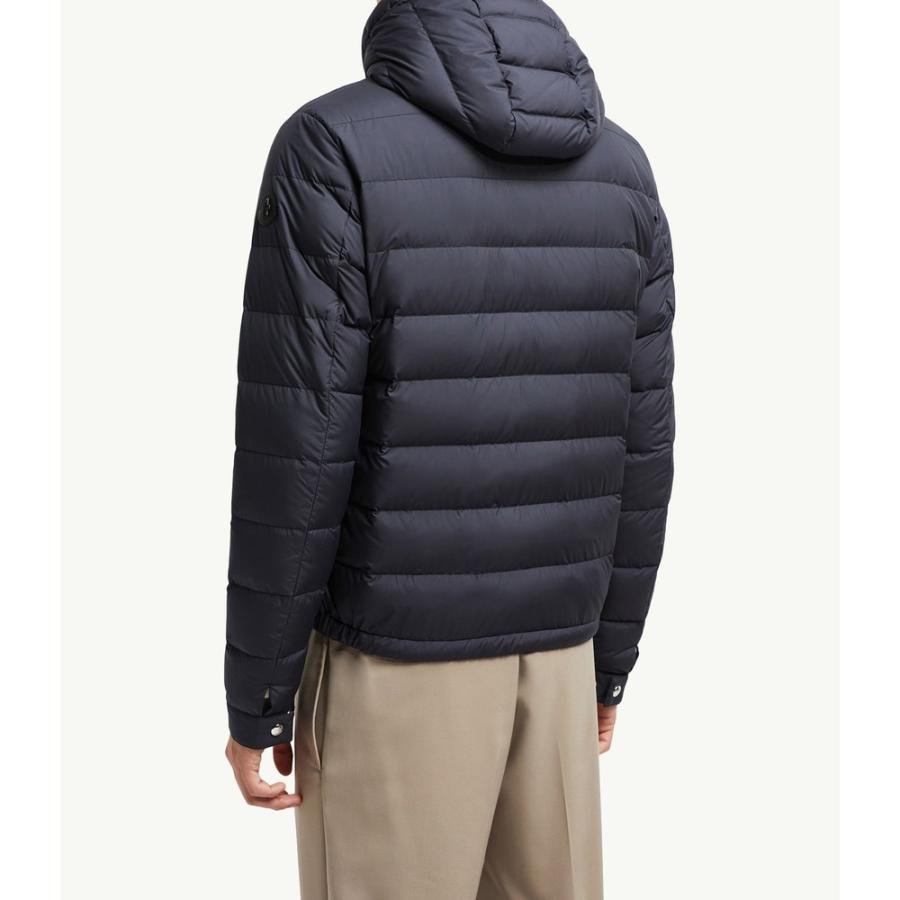 MONCLER（モンクレール） 2026春夏 メンズSESTRIERE HOODED SHORT DOWN