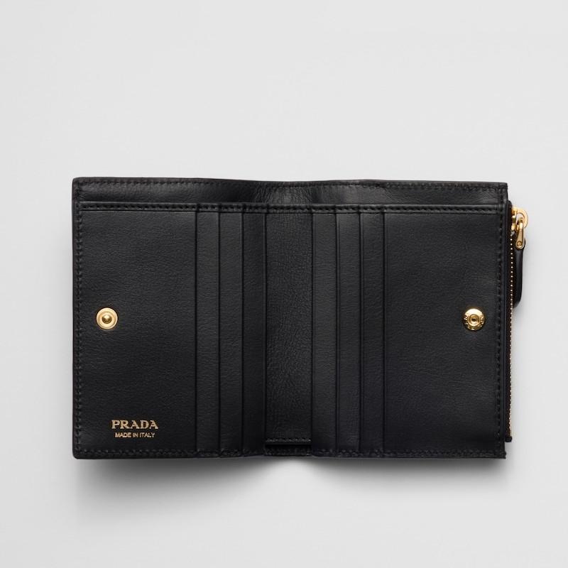 PRADA プラダ 2025春夏 レディース スタッズドレザー 財布 