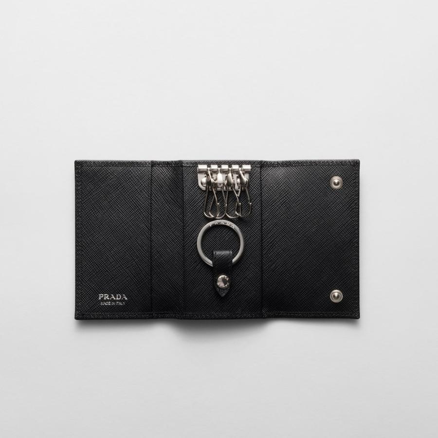 プラダ PRADA 2026春夏 レディース サフィアーノトライアングル キーケース1PG004_QHH_F0632【ブラック 】【送料無料】【正規品】の画像