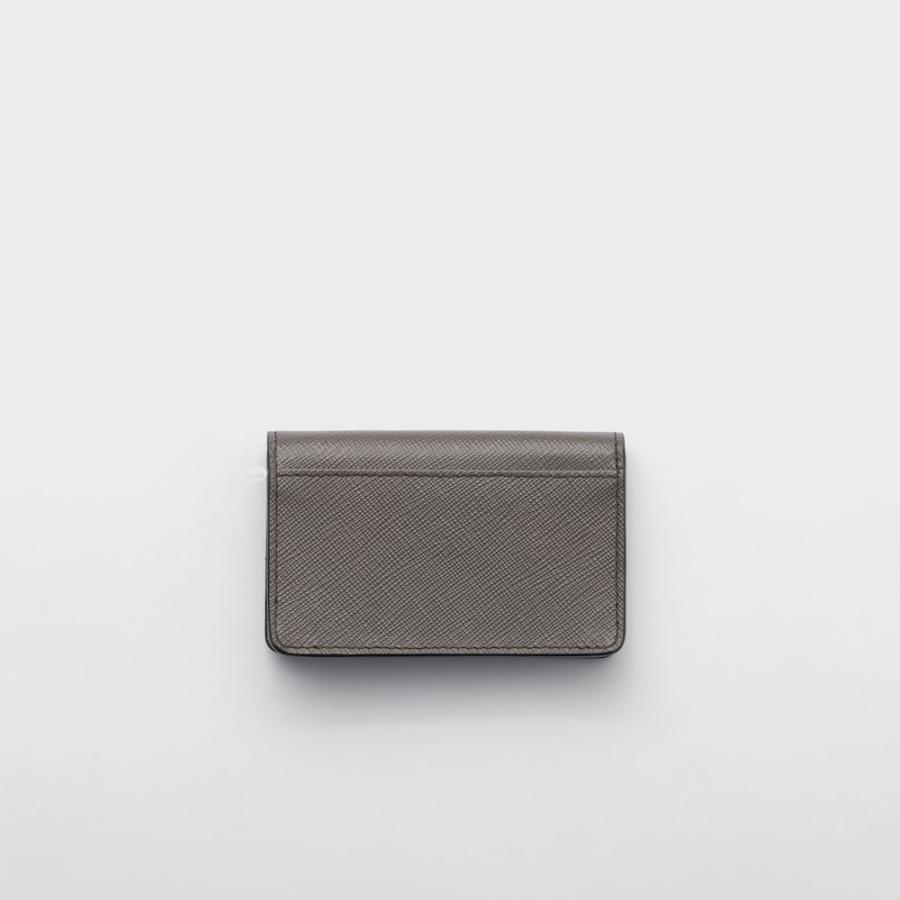 プラダ PRADA 2026春夏 メンズ サフィアーノトライアングル カードケース【グレー 】【送料無料】【正規品】の画像