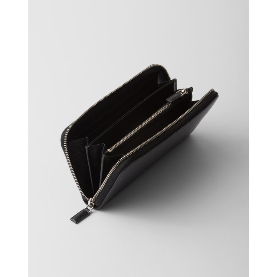 プラダ PRADA 2026春夏 メンズ サフィアーノトライアングル ジップアラウンド財布【ブラック 】【送料無料】【正規品】の画像
