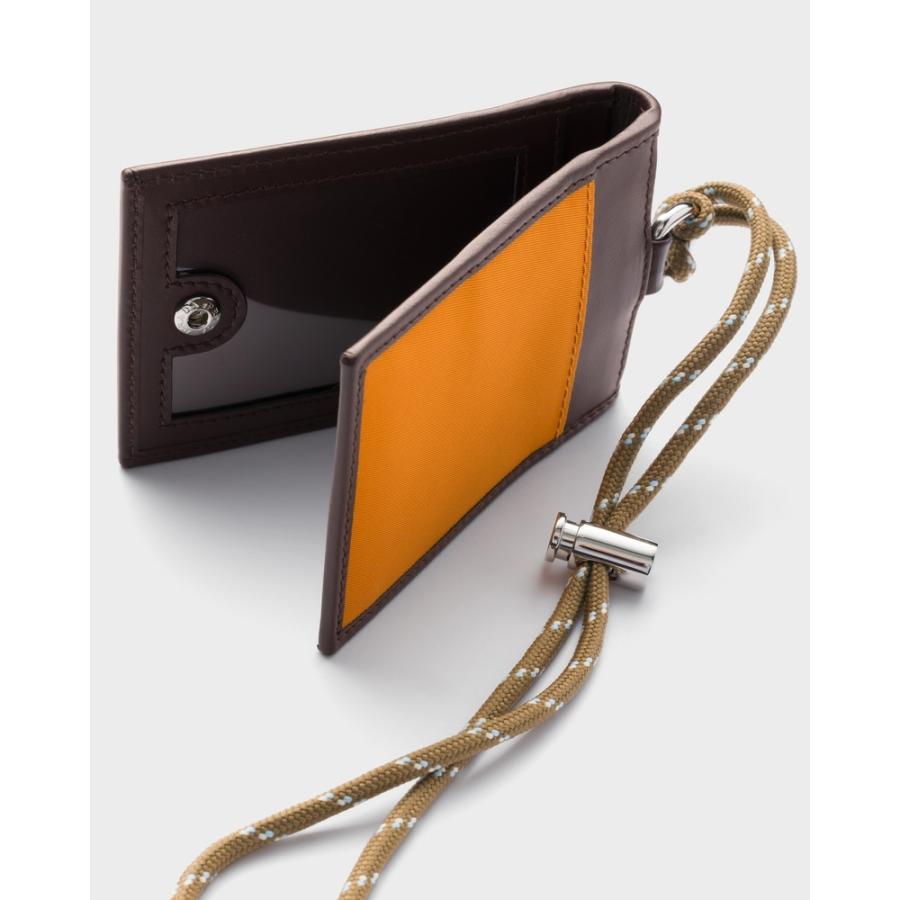 プラダ PRADA 2026春夏 メンズ スピードロック Re-Nylon レザー カードケース ストラップ付【アンバー 】【送料無料】【正規品】の画像
