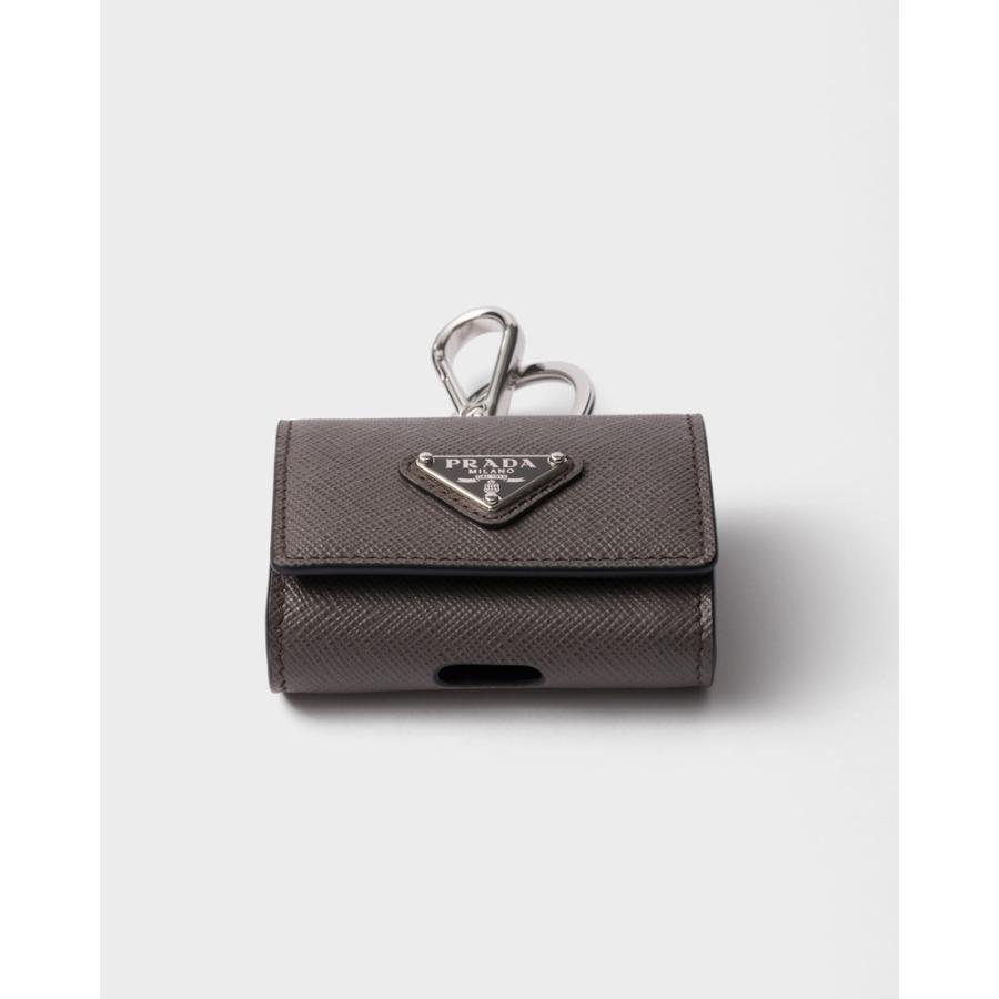 プラダ PRADA 2026春夏 メンズ キーチェーン付 サフィアーノレザー イヤフォンケース【スモーキーグレー 】【送料無料】【正規品】の画像