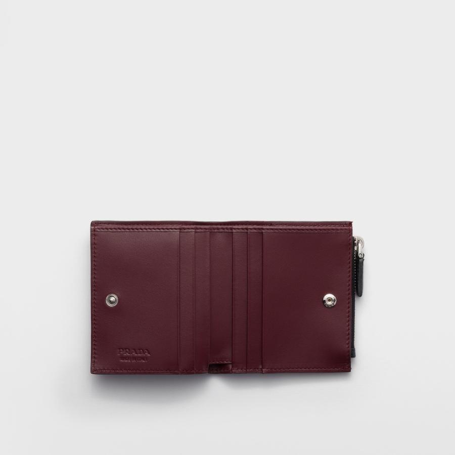 プラダ PRADA 2026春夏 メンズ ヴィッテロダイノレザー 財布【ブラック/バーガンディ 】【送料無料】【正規品】の画像