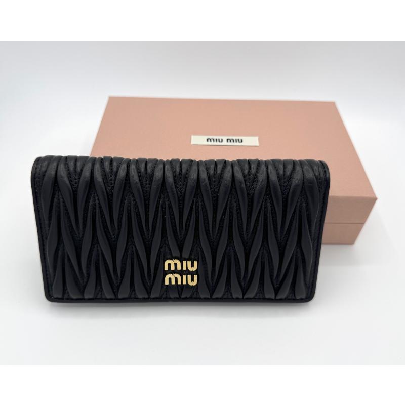 miu miu ミュウミュウ マテラッセ 長財布 フラップ ブラック 箱つき ミュウミュウ カードケース フラグメントケース マテラッセ コイン