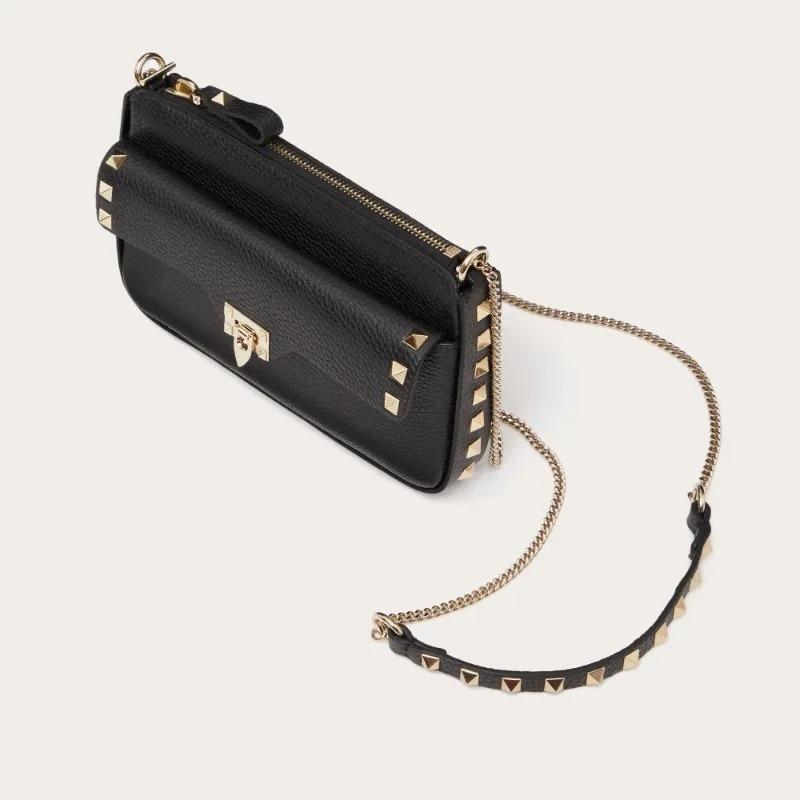 ヴァレンティノ VALENTINO レディース☆ロックスタッズ チェーン付きグレイニー カーフスキン ポーチ【black 】【送料無料】【正規品】｜celebrity｜03