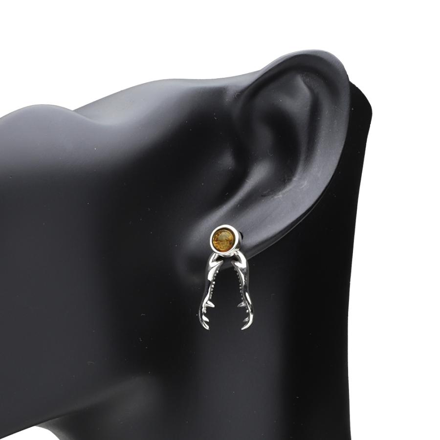 アンバー シルバーピアス メンズ ギラファノコギリクワガタ 昆虫 虫 角 リアル シルバー925 キャッチ付き シルバーアクセサリー e0673の画像