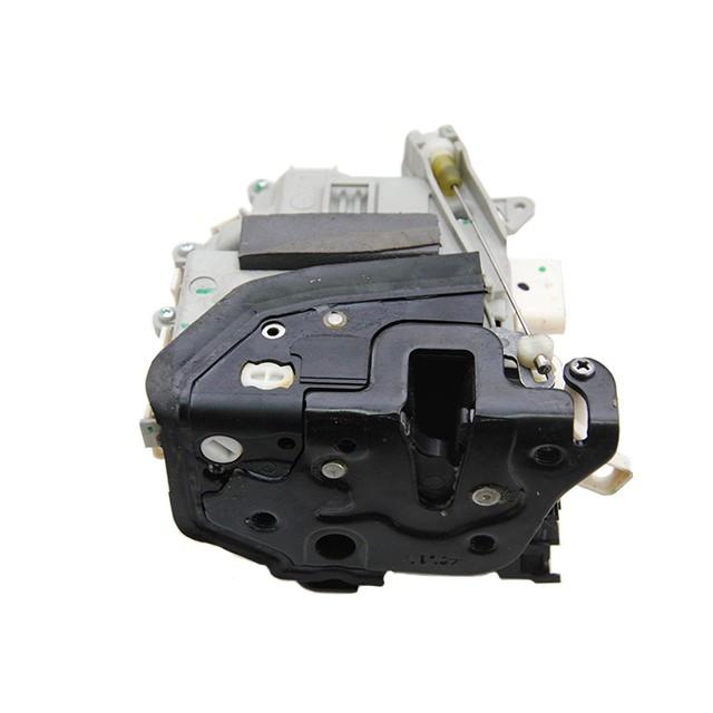 Audi 純正品 ドアロック アクチュエーター フロント 左側 アウディ A7