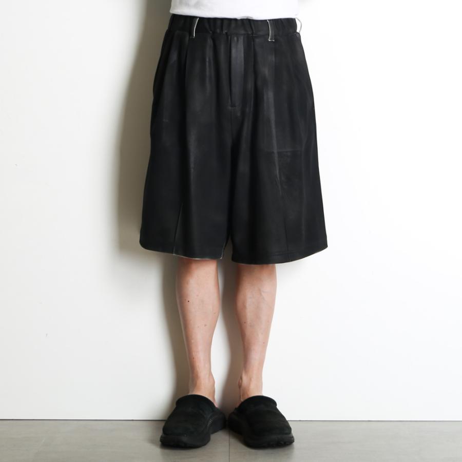 TAAKK(ターク) レザーコーティングトラックパンツ TAAKK/ターク】