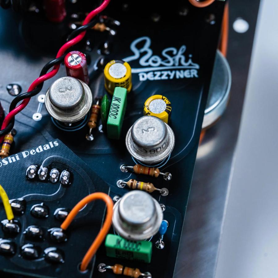 即納可能&送料無料) RoShi Pedals DEZZYNER result エフェクター