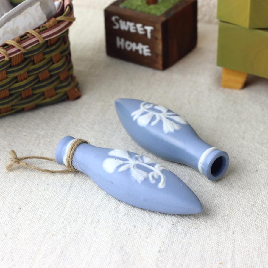 淡い青色 陶器 花瓶 気根 付属 木箱 淡い青色の陶器製花瓶 淡い青色 陶器 花瓶 気根 付属 木箱 淡い青色