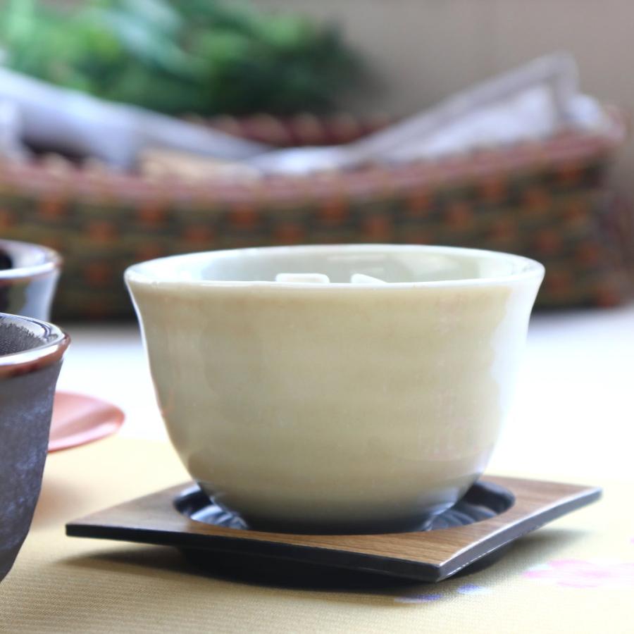 動物が鎮座する湯呑み 100ml 日本製 瀬戸焼 湯のみ 湯呑 湯飲み ゆのみ