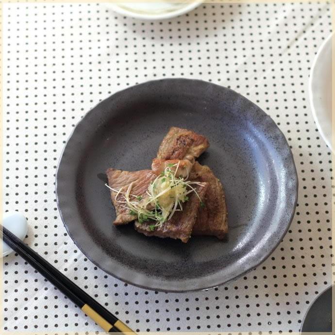 7寸大皿 黒茶 国産 美濃焼 和風パスタにもピタリ 丸皿 ワンプレート