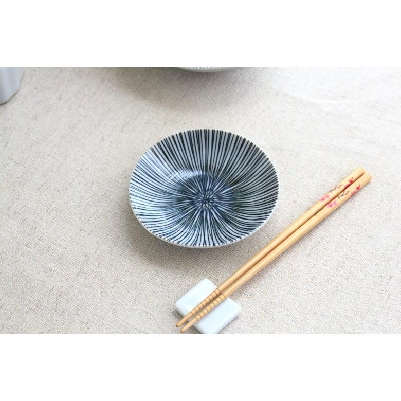 黒十草 3.8寸小皿 国産 美濃焼 平型3.8皿 和皿 丸皿 豆皿 小さい 黒十草 3.8寸小皿 国産 美濃焼 平型3.8皿 和皿 丸皿 豆皿 小さい