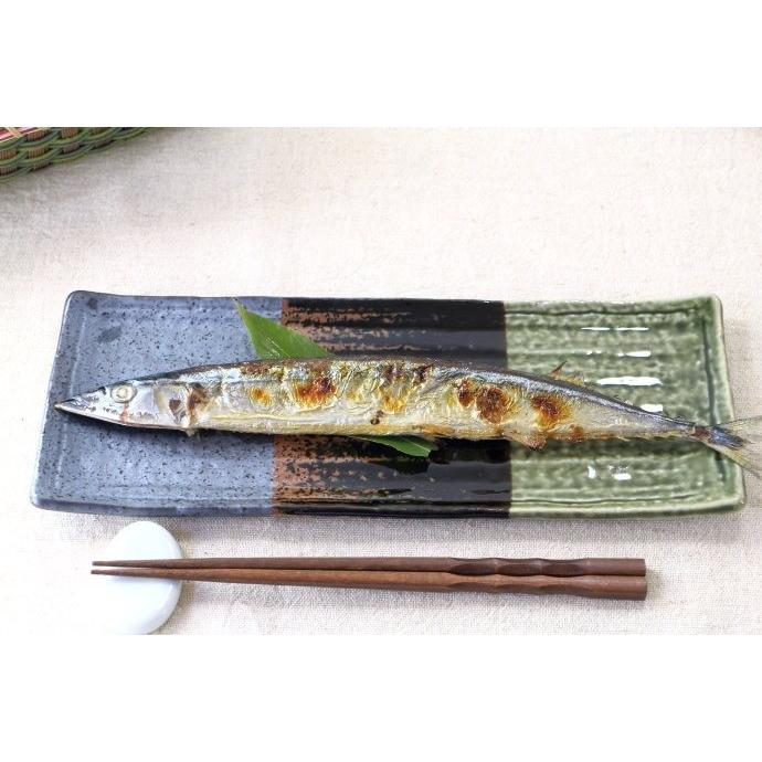 黒マットアメ織部三連 秋刀魚皿 国産 瀬戸焼 グラデーションが美しい