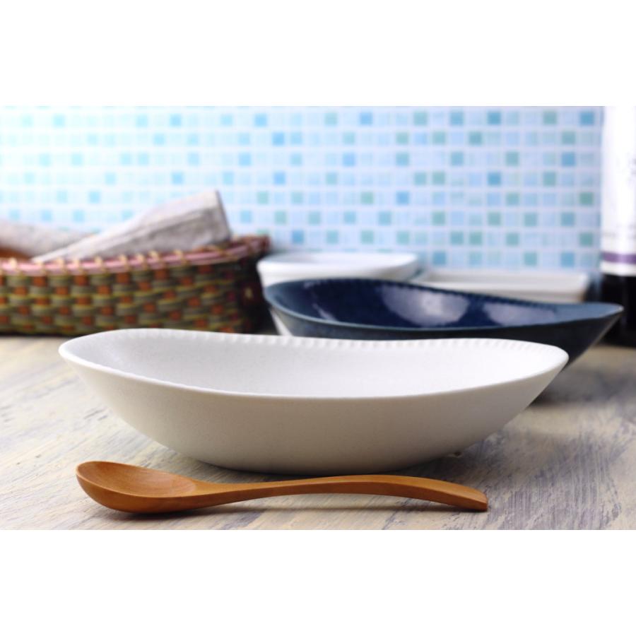 【10皿】ホワイト陶器製リブ付き楕円皿 白結晶と窯変紺 フリルカレー鉢 白結晶と窯変紺 フリルカレー鉢 24cm 日本製 美濃焼 カレー皿 大皿 中