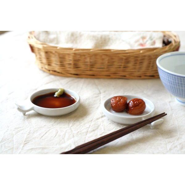 小皿にもなる箸置き 国産 美濃焼 お箸とスプーンを同時に置けます 2連箸置き カトラリーレスト スプーン置き 箸休め 便利 定番商品 :kn-0111:セラポッケ かわいい陶器のお店 - 通販 - Yahoo!ショッピング 小皿にもなる箸置き 国産 美濃焼 お箸とスプーンを同時に置けます 2連箸置き カトラリーレスト スプーン置き 箸休め 便利 定番商品 :kn-0111:セラポッケ かわいい陶器のお店 - 通販 - Yahoo!ショッピング