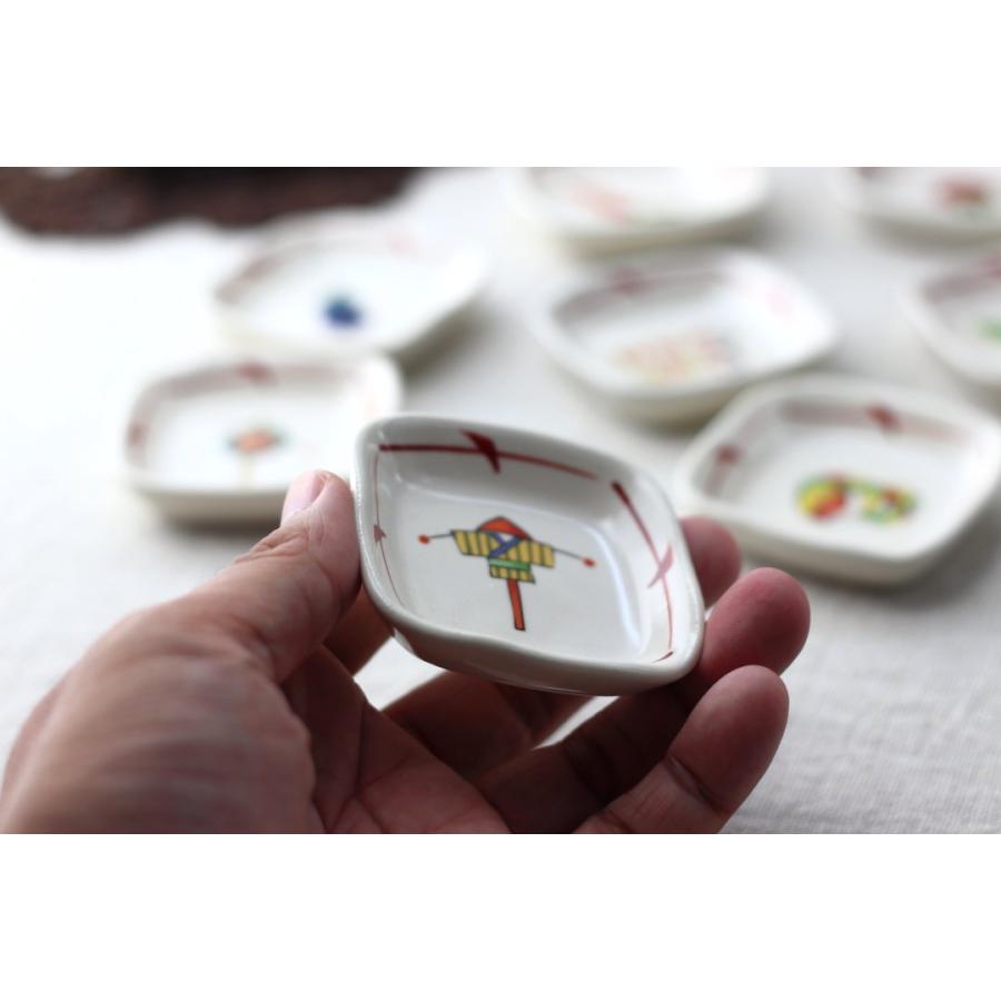 美濃焼赤絵小皿 6.5cm 日本製 美濃焼 小皿 醤油皿 漬物皿 角皿 タレ皿