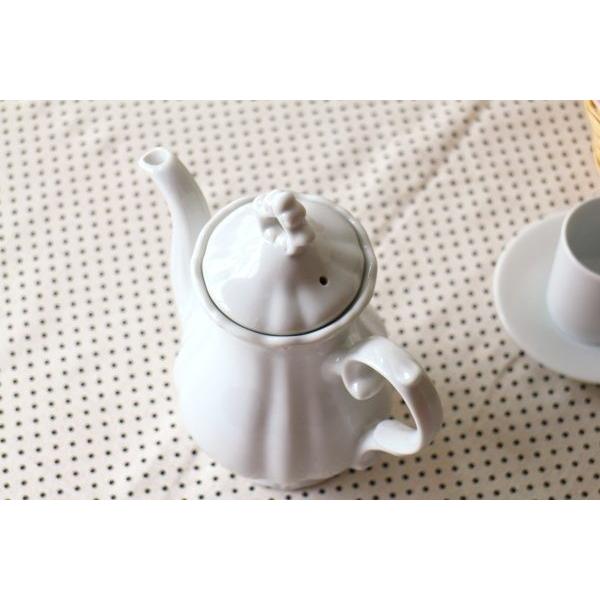 欧風3人用ティーポット 国産 瀬戸焼 お茶会のネタに 北欧 白い陶器