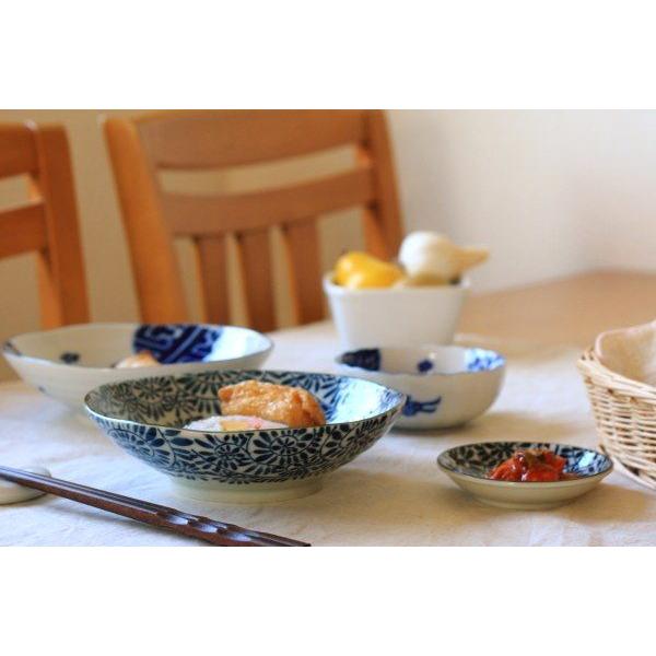 藍染タコ唐草 5.5寸浅鉢 国産 美濃焼 古来からある伝統の柄 煮物鉢