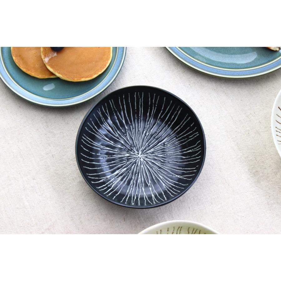 彫十草 4.5寸中鉢 15cm 日本製 美濃焼 45鉢 中鉢 中皿 肉じゃが鉢 煮物