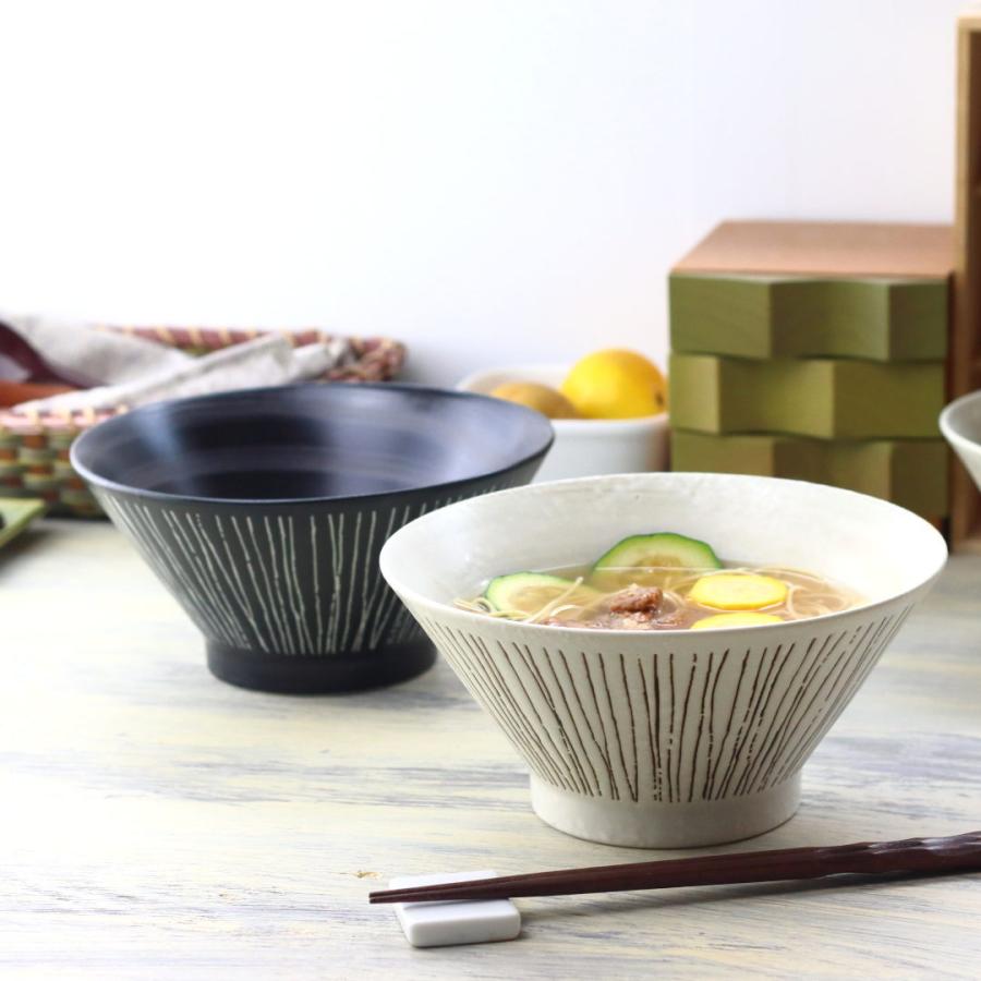 彫十草 ラーメン鉢 19 5cm 日本製 美濃焼 60丼 ラーメン そば ひやむぎ そうめん うどん鉢 丼 どんぶり 鉢 煮物 めん鉢 ぼろ丼 丼料理 海鮮丼 Sp 00 セラポッケ かわいい陶器のお店 通販 Yahoo ショッピング