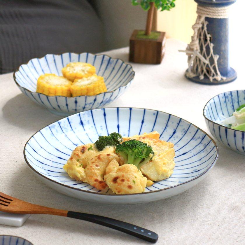 吹墨十草 三角大皿 22.5cm 国産 美濃焼 8寸大皿 三角80皿 パスタ皿