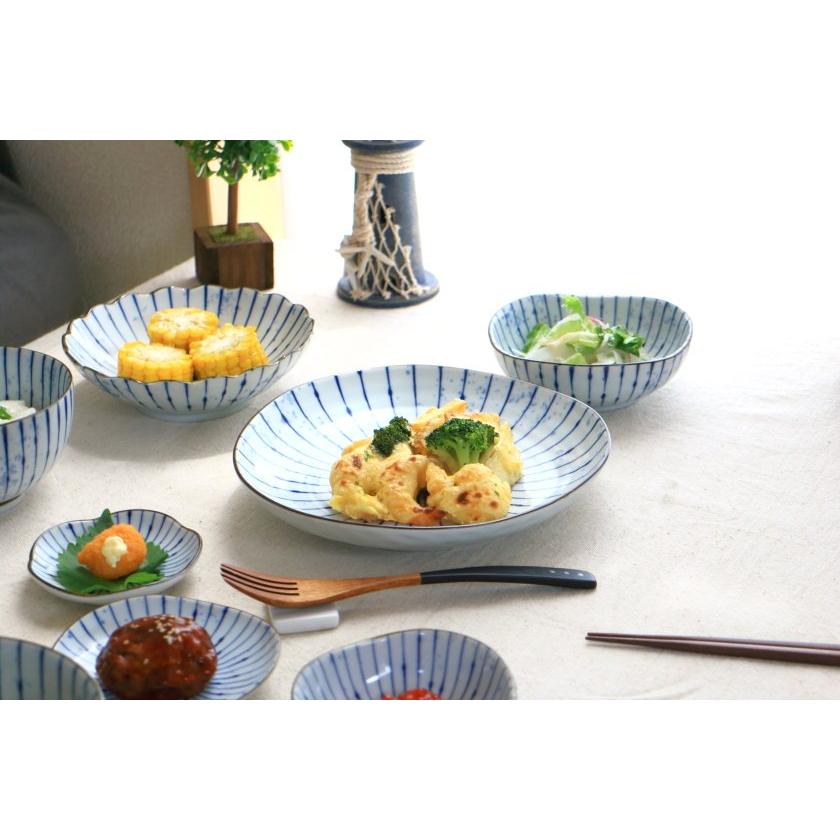 吹墨十草 三角大皿 22.5cm 国産 美濃焼 8寸大皿 三角80皿 パスタ皿