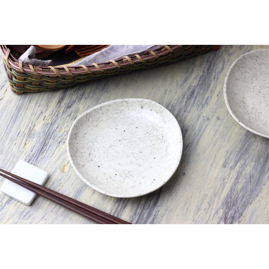 白かいらぎ 小皿 12cm 日本製 美濃焼 三角35皿 醤油皿 漬物皿 丸 白かいらぎ 小皿 12cm 日本製 美濃焼 三角35皿 醤油皿 漬物皿 丸