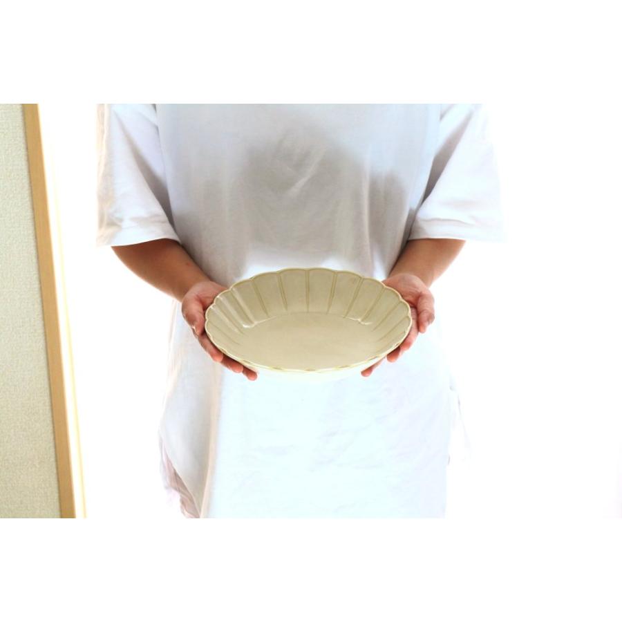 菊型クリーム釉 パスタボール 23.5cm 国産 美濃焼 8.0寸深皿 深鉢 煮物