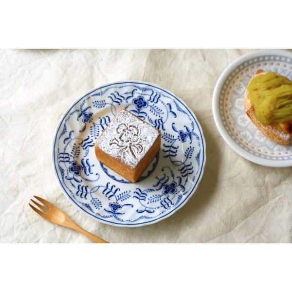 トスカーナ 19 5cmケーキプレート 国産 美濃焼 イタリアンデザイン スイーツ 大きめの取り皿 オシャレなカフェ 唐草模様 Tn 0062 セラポッケ かわいい陶器のお店 通販 Yahoo ショッピング