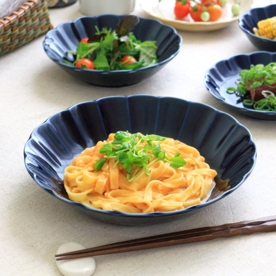 菊型ナス紺釉 パスタボール 23 5cm 国産 美濃焼 8 0寸深皿 深鉢 煮物鉢 大鉢 ボウル ボール サラダボール カレー皿 チャーハン鉢 Tn 0065 セラポッケ かわいい陶器のお店 通販 Yahoo ショッピング