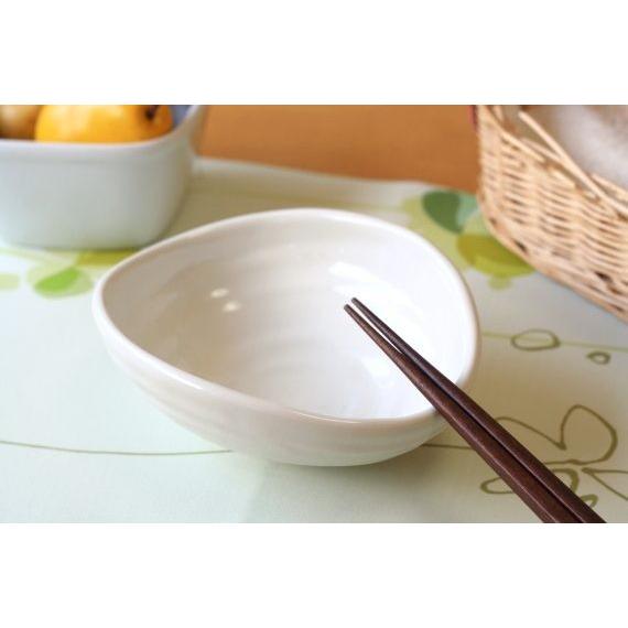 手捻り風片口中鉢 国産 美濃焼 煮物に似合います サラダ鉢 手作り風