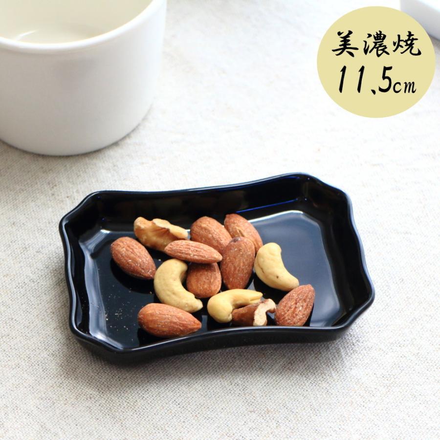 黒ツヤ 角切りスクエアプレート 11 5cm 国産 美濃焼 小皿 中皿 取り皿 プレート スクエアプレート 角皿 黒い 黒い食器 カフェ 器 お皿 Y9 0647 セラポッケ かわいい陶器のお店 通販 Yahoo ショッピング